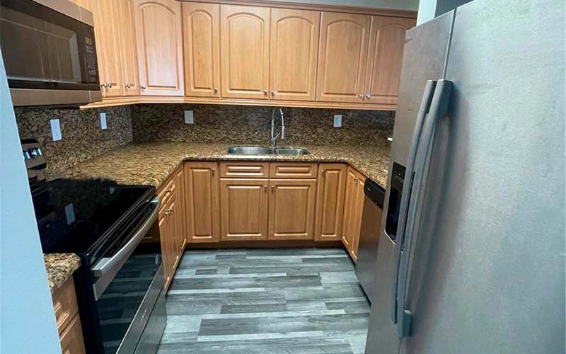 6930 Miami Gardens Dr Hialeah, FL 33015