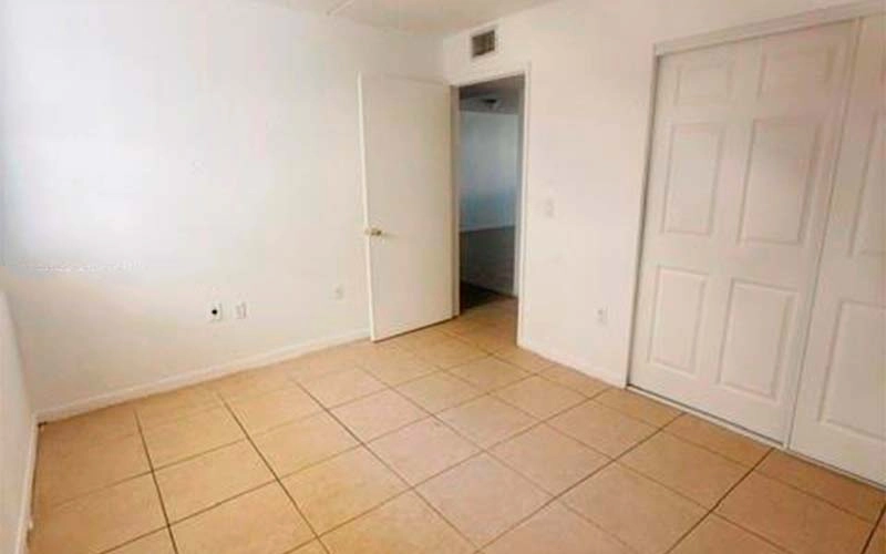 6065 NW 186th St Hialeah, FL 33015