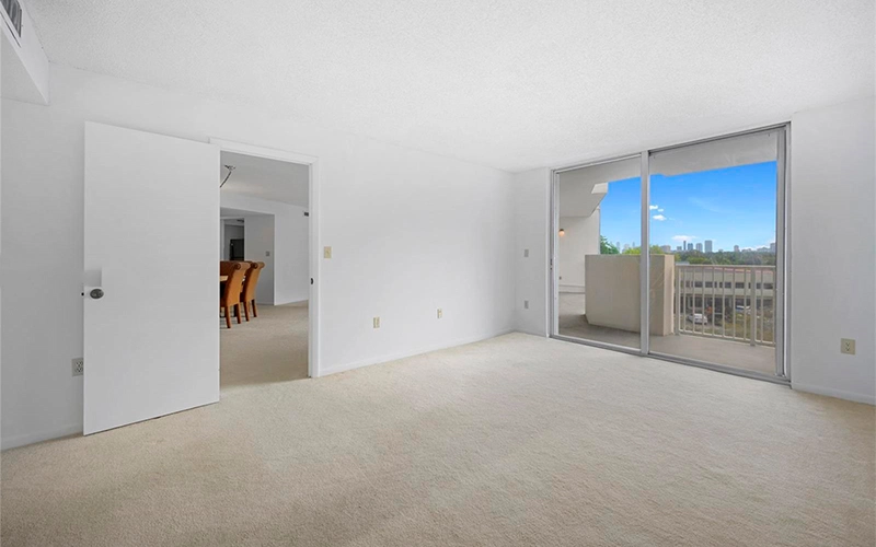 1300 NE Miami Gardens Dr, Miami, FL 33179