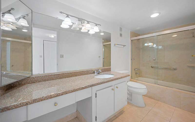 1300 NE Miami Gardens Dr, Miami, FL 33179