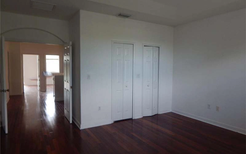 10205 NW 10th St Miami, FL 33172