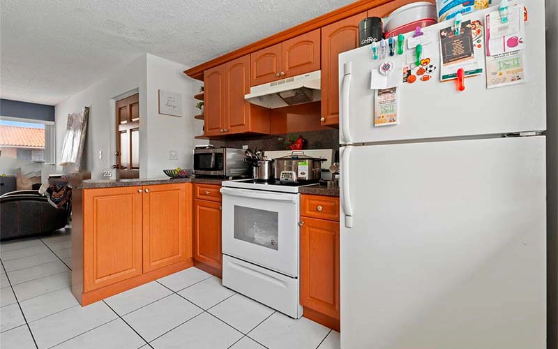 2735 W 61st Pl Hialeah, FL 33016