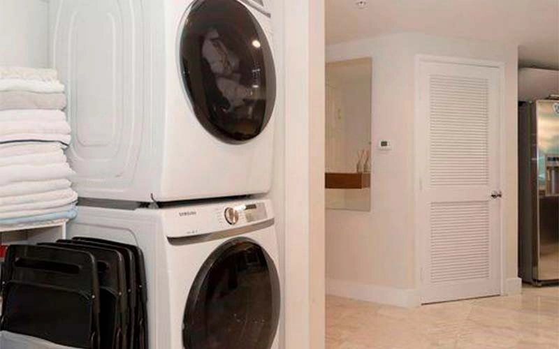 200 Sunny Isles Blvd, Sunny Isles Beach, FL 33160