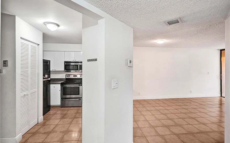 15555 Miami Lakeway N, Miami Lakes 33014