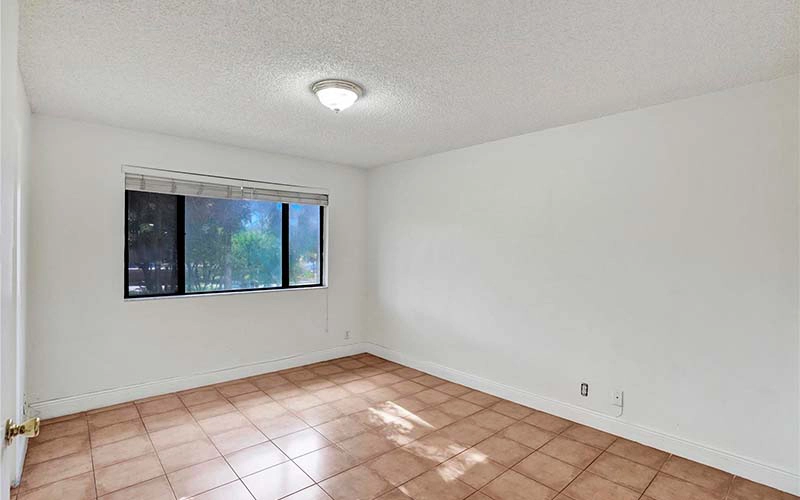 15555 Miami Lakeway N, Miami Lakes 33014