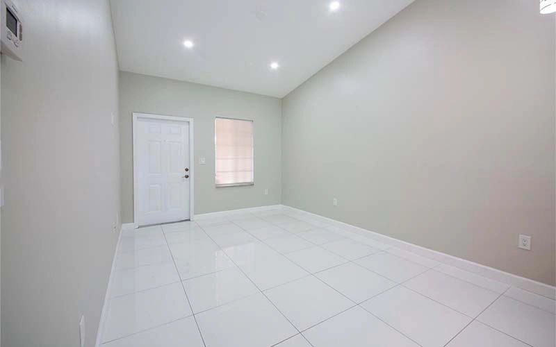 6990 NW 179th St Hialeah, FL 33015