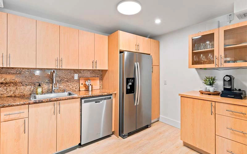 19501 Country Club Dr, Aventura 33180