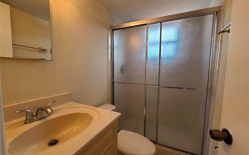 2710 W 60th Pl Hialeah, FL 33016