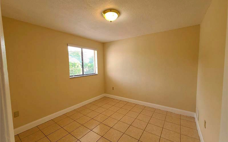 2710 W 60th Pl Hialeah, FL 33016