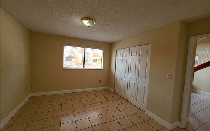 2710 W 60th Pl Hialeah, FL 33016