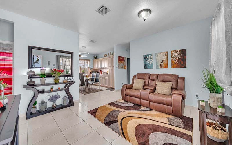 7567 N Augusta Dr Hialeah, FL 33015