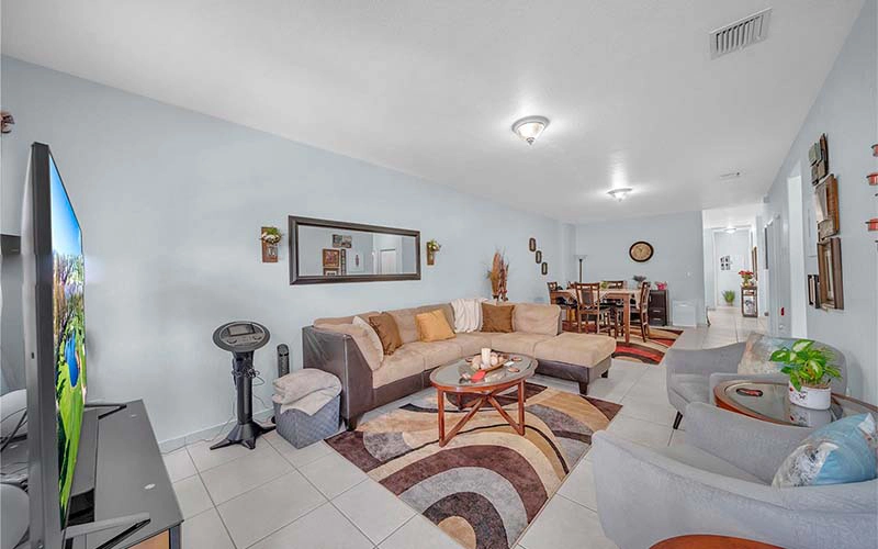 7567 N Augusta Dr Hialeah, FL 33015