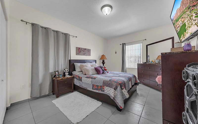 7567 N Augusta Dr Hialeah, FL 33015