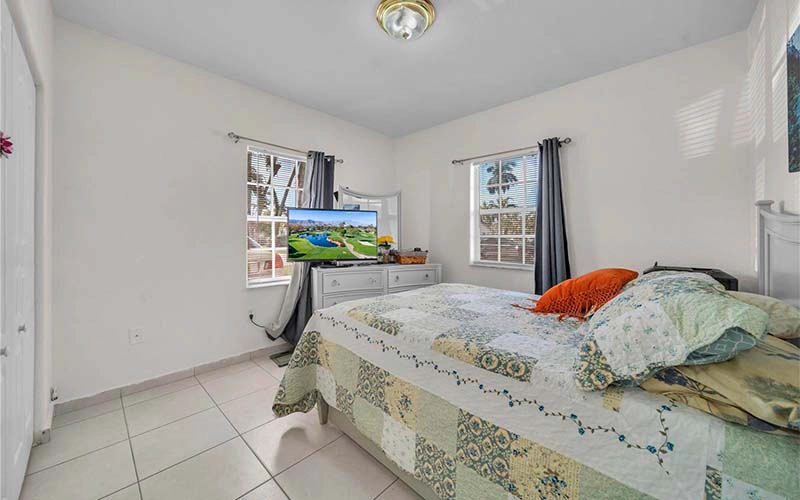 7567 N Augusta Dr Hialeah, FL 33015