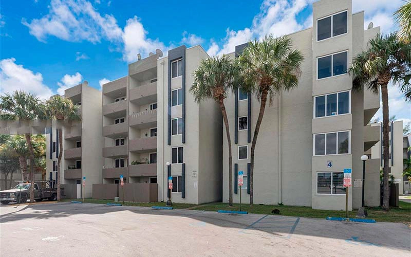 10000 NW 80TH CT, Hialeah, FL 33016