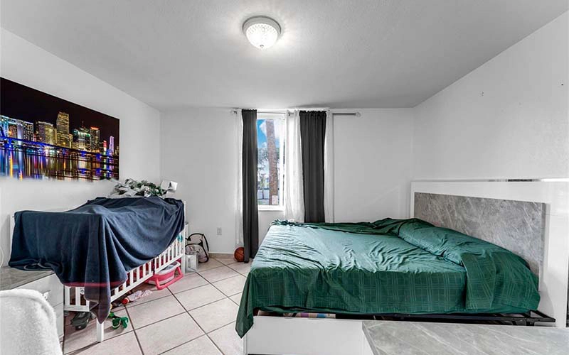 10000 NW 80TH CT, Hialeah, FL 33016