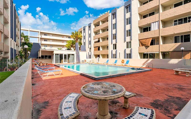 10000 NW 80TH CT, Hialeah, FL 33016