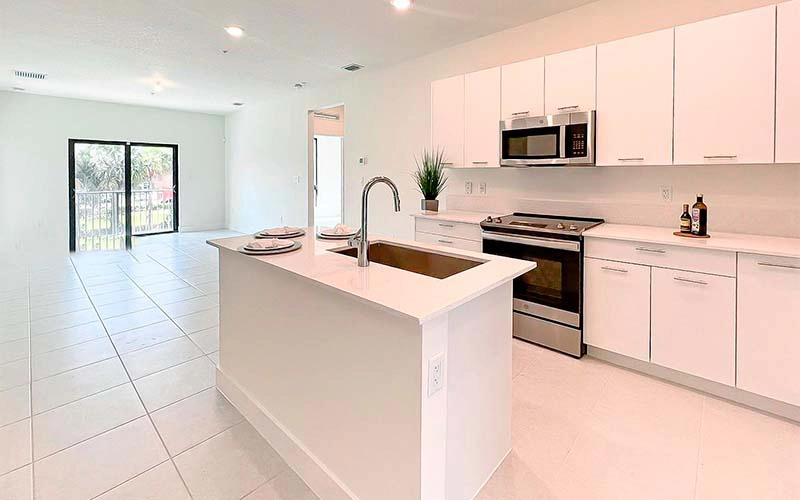 8001 NW 41st St APT206, Doral, FL 33166
