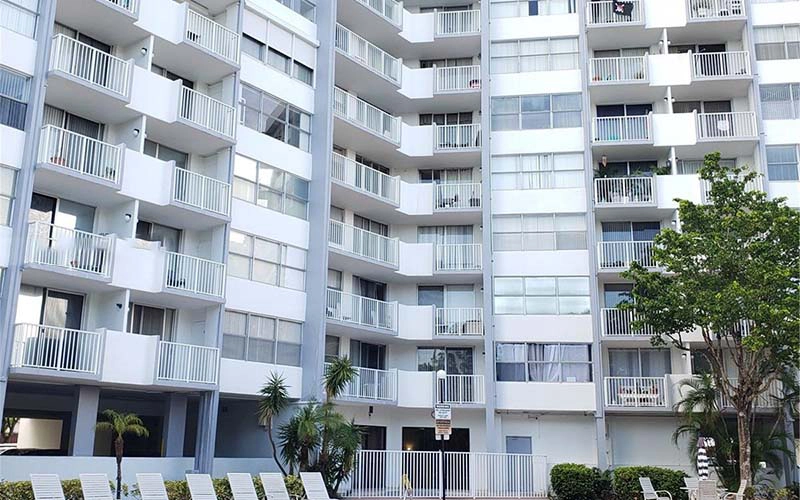 1200 NE Miami Gardens Dr, Miami, FL 33179