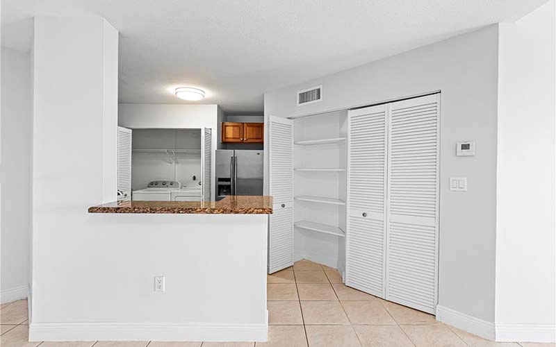 6292 NW 186th St, Hialeah, FL 33015