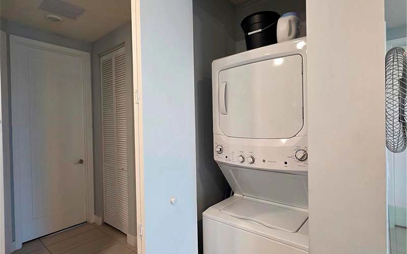 10222 NW 64th Way, Doral, FL 33178