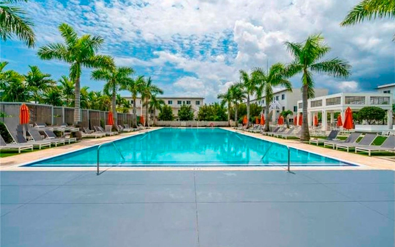 10222 NW 64th Way, Doral, FL 33178