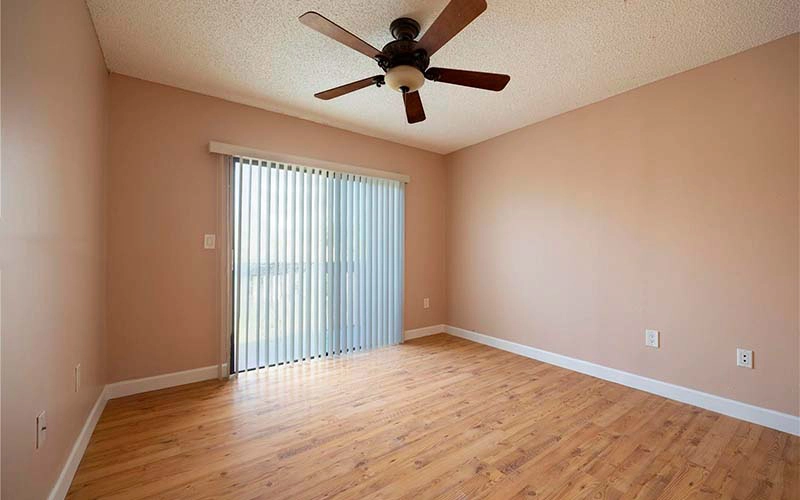 914 NW 106th Ave Cir, Miami, FL 33172