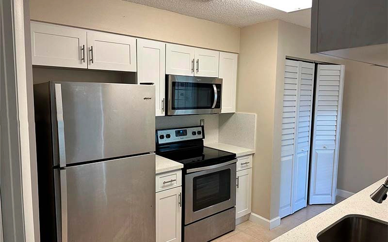 17325 NW 67th Ct, Hialeah, FL 33015