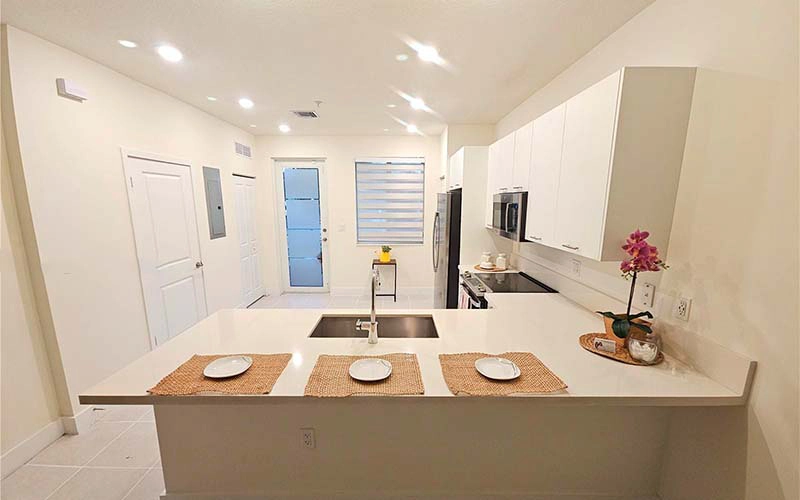 6453 NW 102nd Path, Doral, FL 33178