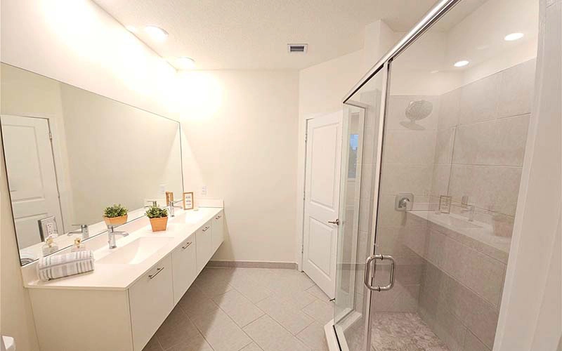6453 NW 102nd Path, Doral, FL 33178