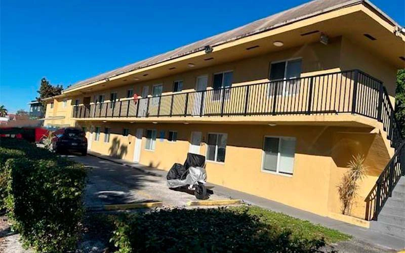 661 W 81st St, Hialeah, FL 33014