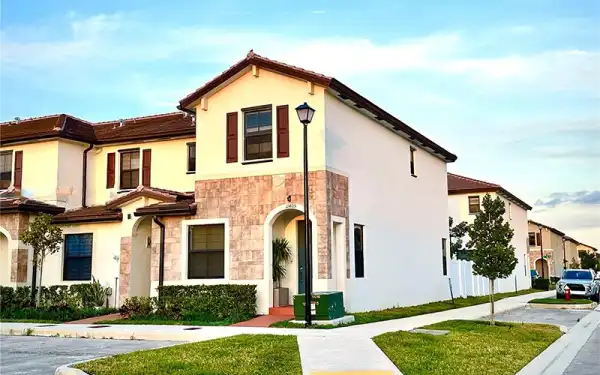 11405 w 33 Rd Lane Hialeah Gardens, FL 33018