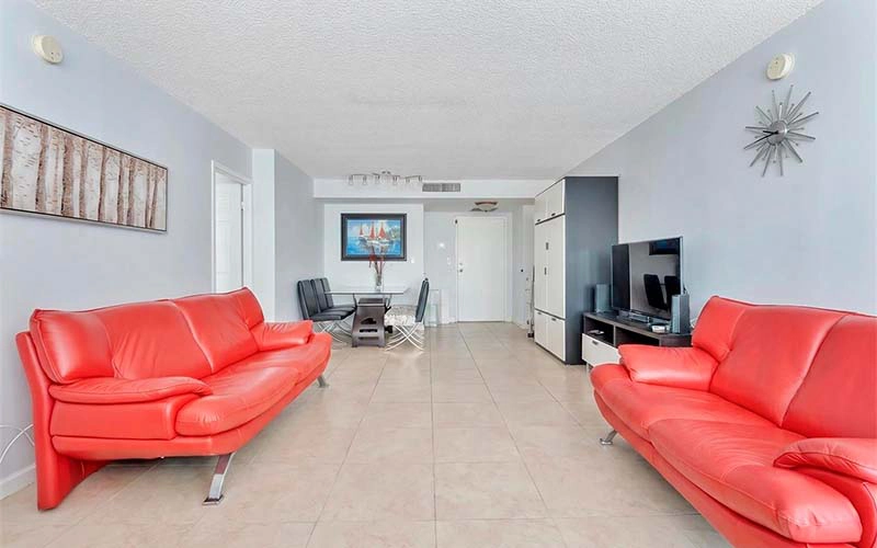 250 174th St, Sunny Isles Beach, FL 33160