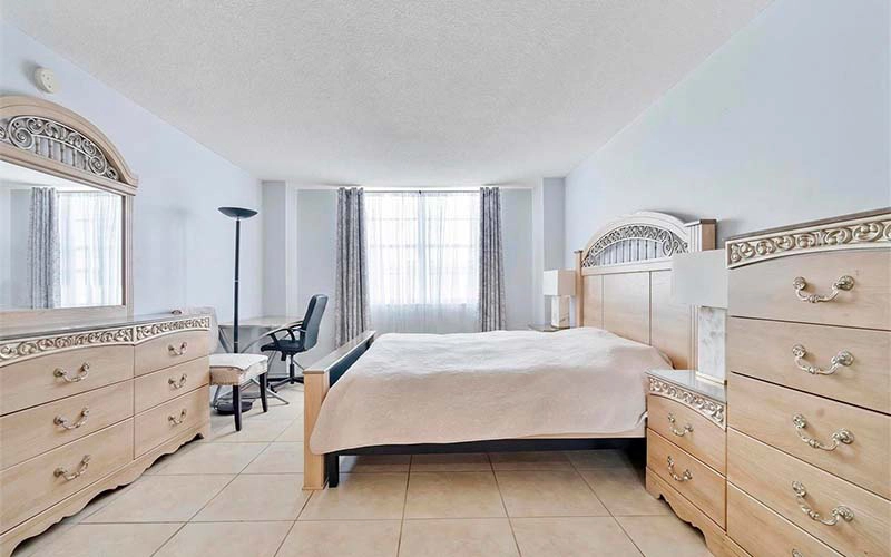 250 174th St, Sunny Isles Beach, FL 33160