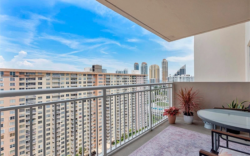250 174th St, Sunny Isles Beach, FL 33160