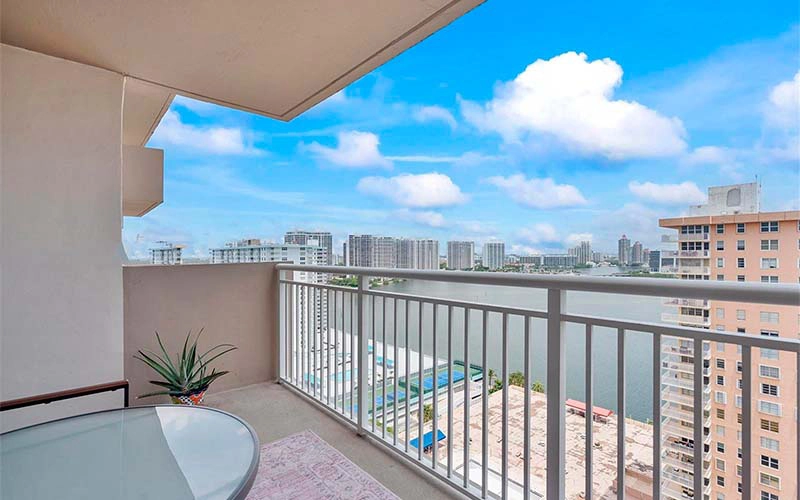 250 174th St, Sunny Isles Beach, FL 33160