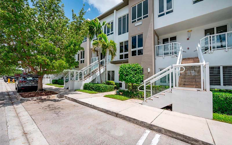 10265 NW 63rd Ter, Doral, FL 33178