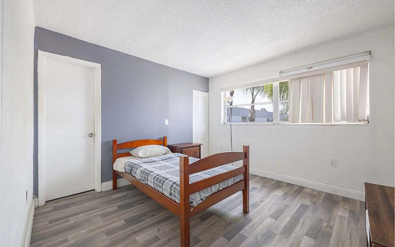 9365 Fontainebleau Blvd Miami, FL 33172