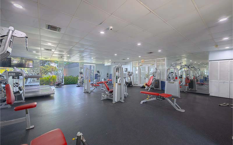 9365 Fontainebleau Blvd Miami, FL 33172