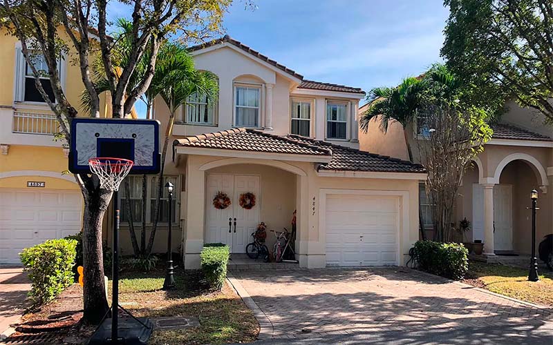 4847 NW 108th Ct Doral, FL 33178