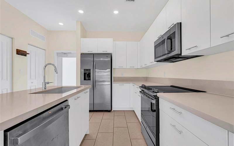 8167 NW 41st St, Doral, FL 33166