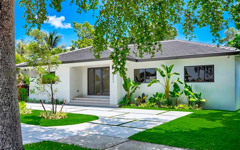 6853 S Waterway Dr Miami, FL 33155