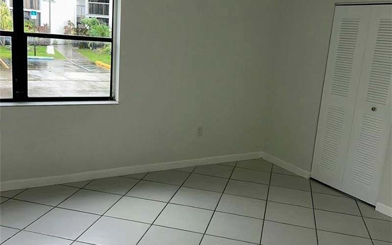 9431 Fontainebleau Blvd, Miami, FL 33172