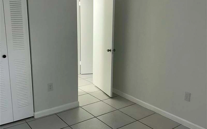 9431 Fontainebleau Blvd, Miami, FL 33172