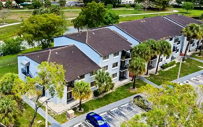 7195 NW 179th St, Hialeah, FL 33015