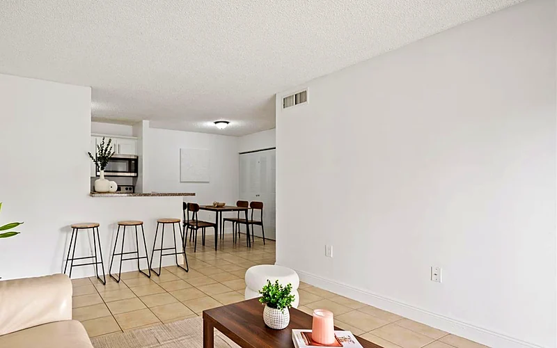 7195 NW 179th St, Hialeah, FL 33015