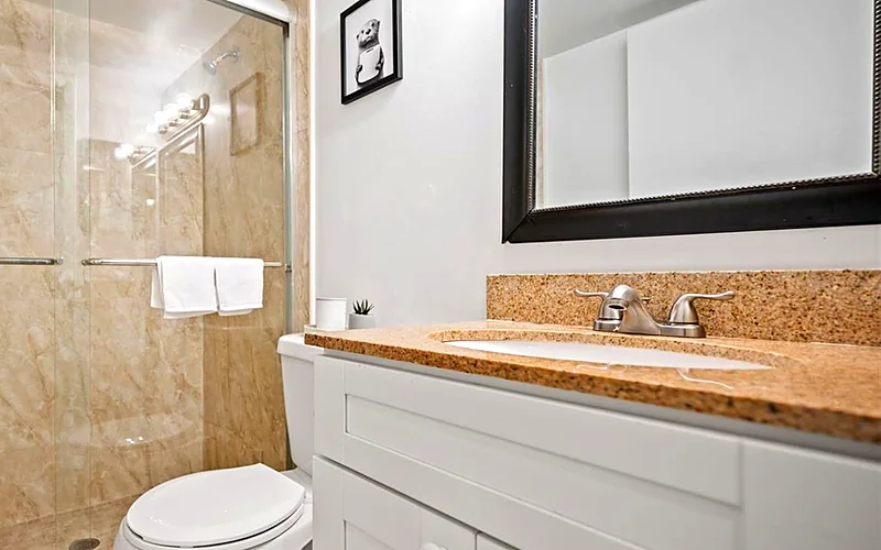 7195 NW 179th St, Hialeah, FL 33015